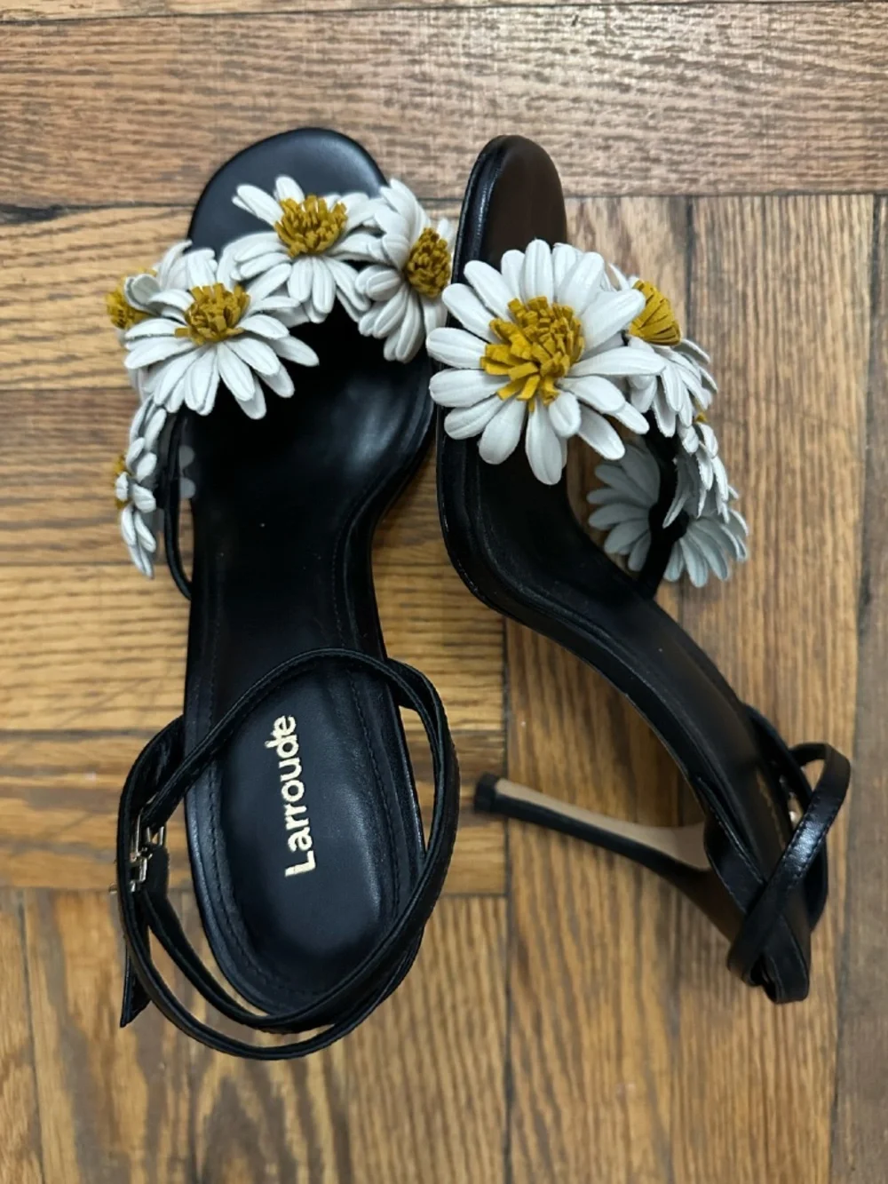 Larroude Fiore Sandal In Black Leather - Picture 6 of 9